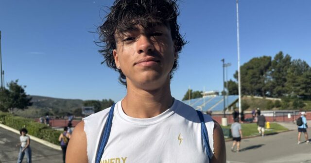 Príprava Talk: Kennedy quarterback Diego Montes má správu o zdieľaní 

