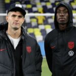 Pulisic, Weah Slam „Policajný dôstojník“ kritika bývalých amerických hráčov