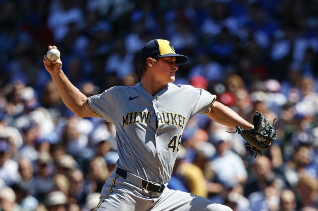 MLB: Milwaukee Brewers v Chicago Cubs
