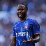 Raheem Sterling postoj k ďalšiemu presunu prenosu vysvetlil, že Chelsea Ace viazaná na tri kluby