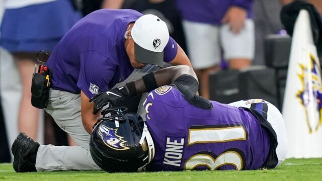 Ravens 'Bilhal Cone ide na sezónu s roztrhanou kolennou ligou

