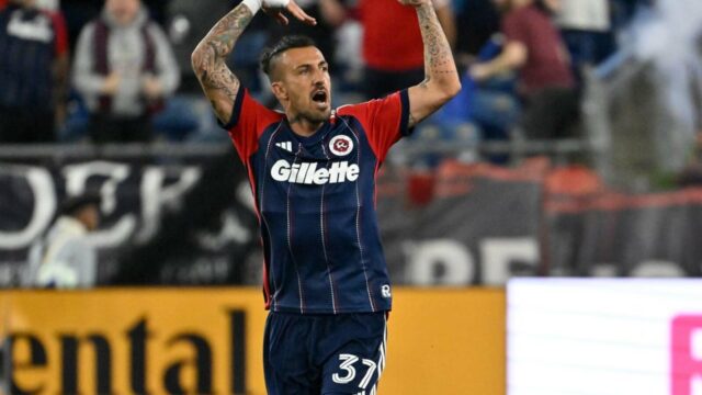 Revolúcia nepoužíva útočníkov Maxi Urruti, Luis Diaz

