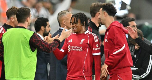 Rio ngumoha zdieľa správy tímových spoluhráčov Liverpoolu, pretože teenager prenasleduje Newcaste | Futbal | Športová aktivita 

