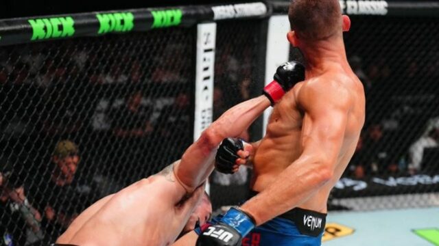 Robert Whittaker reaguje na rukavice -Grabs in Reinier of Ridder -Loss

