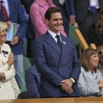 Roger Federer musí byť dosť veselý po tom, čo sa nedávno stal miliardárom