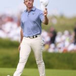 Rory McIlroy zo severu -Ireland uznáva dav 18 .. Štvrtý deň Open Championship v golfovom klube Royal Portrush 20. júla