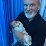 Roy Keane bude dedkom už štvrtýkrát (zobrazený s tretím vnukom)