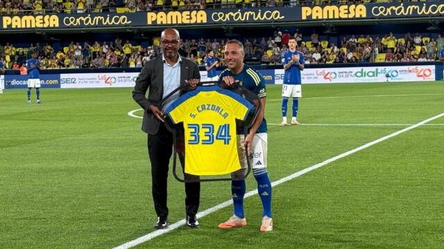 Villarreal - Oviedo - Cazorla prichádza na ihrisko.