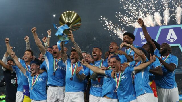 Serie A hráči, ktorí sa vysporiadajú s automatickým znížením 25 percent mzdy, ak sa pohybujú


