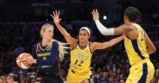 Sexuálna hračka vyhodená blízko Sophie Cunningham počas Sparks Win Over Fever

