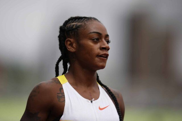 Sprinnt Sha'carri Richardson išiel na svoje nedávne zadržiavanie domáceho násilia na videu na sociálnych médiách a ospravedlnil sa svojmu priateľovi Christianovi Colemanovi.