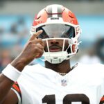 Shedeur Sanders hodí 2 dotykové prihrávky v debute pred sezónou Browns