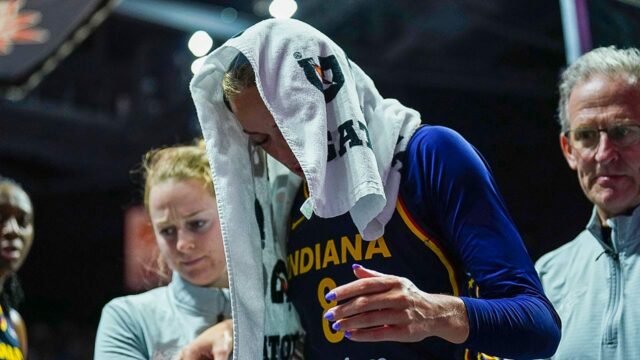 Sophie Cunningham utrpela strašné zranenie jej pravého kolena verzus Connecticut Sun



