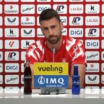 Španielsky brankár Unai Simon reaguje na zápas La Liga v USA