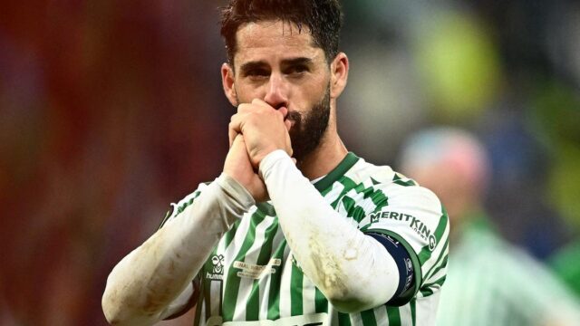 Španielsky skutočný záložník a skutočný Betis Isco trpí zlomenou nohou

