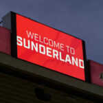Sunderland podpisuje nového útočníka a súčasnú hviezdnu podpísanie New Deal