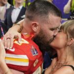 Taylor Swift, Travis Kelce zapojený po 2 rokoch datovania