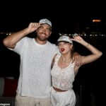 Fanúšikovia Taylor Swift sú presvedčení, že spevák sa objaví v nových výškach Travis Kelce