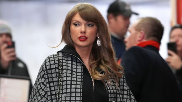 Taylor Swift je nastavený na Jason, Travis Kelce 'New Heights'

