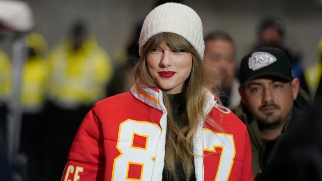Taylor Swift je teraz „najviac zaplaveným fanúšikom“, hovorí Travis Kelce


