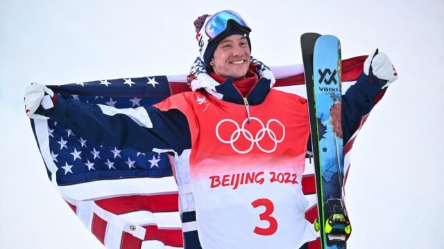 Team USA lyžiar Alex Ferreira otvára rivalitu s Kanadou na olympijských hrách 2026

