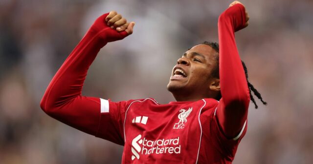 Teenager Rio Ngumoha vyhrá horký Liverpool Newcastle Clash pre Reds, keď sa správa Isak posiela 

