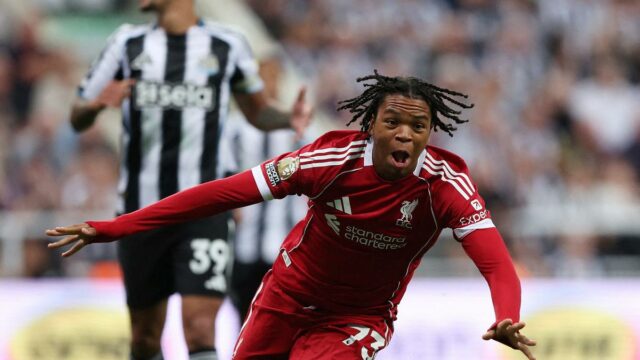 To je Liverpool's Rio ngumoha? Kam umiestňuje medzi najmladších gólov premiérovej organizácie? 

