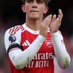 Max Dowman (na obrázku) privítal Rio Ngumoha po tom, čo zaznamenal víťaz Liverpoolu proti Newcastle