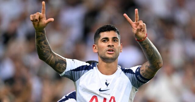 Tottenham Hotspur dostáva obrovskú podporu po tom, čo nový kapitán Cristian Romaro podpíše dlhodobú dohodu



