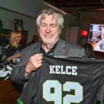 Travis a priateľka otca Jasona Kelce mŕtvi vo veku 74 rokov
