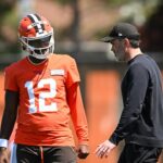 Tréner Browns Kevin Stefanski nejasný o úlohe Shedeur Sanders po debute