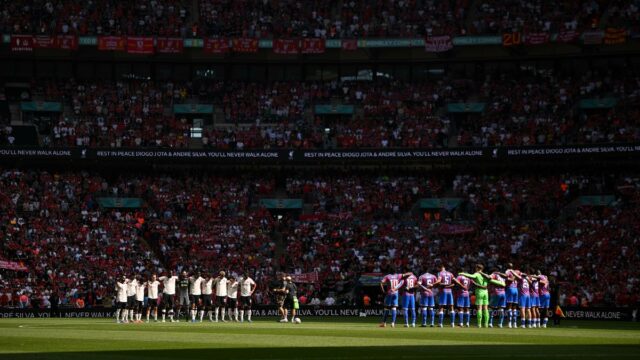 Tribute Diogo Jota: Tímy Premier League sledujú obdobie ticha v prvom kole zápasov

