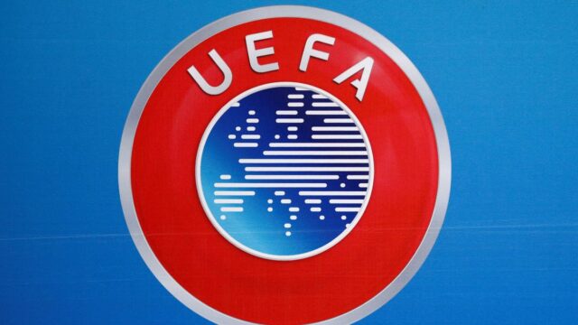 UEFA obviňuje izraelské a poľské kluby pre politické fanúšikovia, ktorí zvýšili diplomatické napätie

