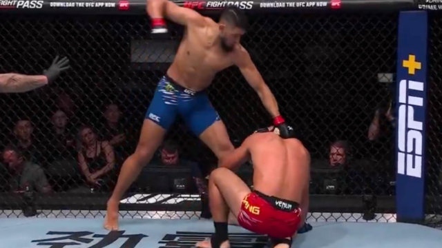 UFC Shanghai končí s medializovanou čínskou celebritou tko 'd a poskakovaním 

