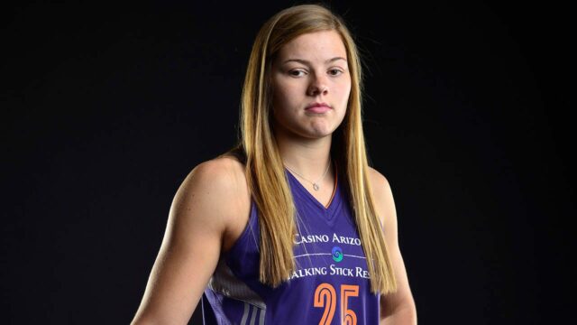 Úradníci tvrdia, že nelegálny prisťahovalec zabije matku bývalej hráča WNBA.

