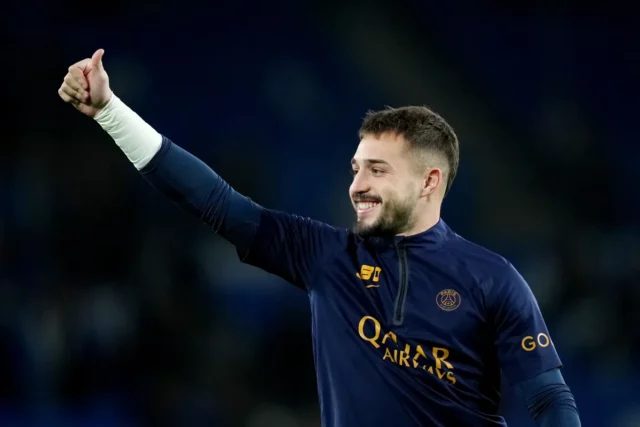 Úrady | PSG brankár Arnau Tenas dokončí tlačidlo Villarreal 

