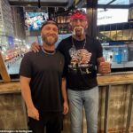 Nick Hogan oslávil narodeniny svojho zosnulého otca Hoganom otvorením baru mimo baru Slam Sports Bar, nadchádzajúceho Slam Sports Bar of WWE Legend. Pár je znázornený v bare s výhľadom na záhradu Madison Square pred smrťou Hulki
