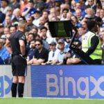Veľká voľba pred stretnutím Liverpoolu a nástrojov, keď sa Var Ref zbavil dohľadu