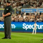 Veverička beží na oblasť a krátko odkladá Red Sox-Yankees