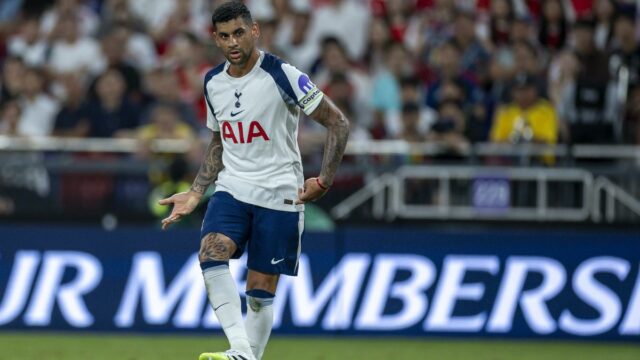 Víťaz Majstrovstiev sveta Fifa Romero sleduje syna Heung-Mill ako kapitána Tottenhamu

