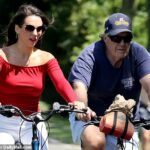 Bill Belichick a Jordon Hudson sú videní, že trávia nejaký čas spolu v Nantucket