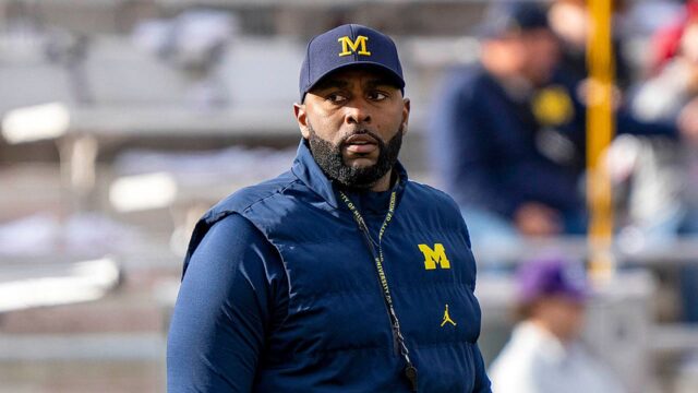Vysokoškolské futbalové správy: NCAA odovzdáva statné pokuty, pozastavenie Michiganu

