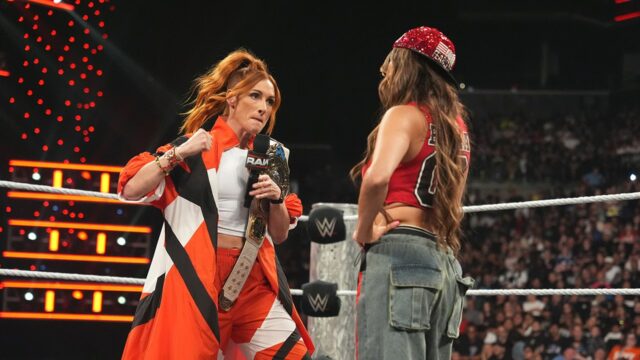 WWE NEWS: Becky Lynch Stricí zábavu na Nikki Bella a Breakup John Cena

