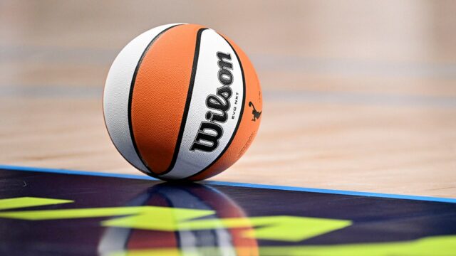 Wnba hovorí, že 1 osoba, ktorá vyhodila vápno -zelené sexuálne hračky na podlahe, bola zatknutá

