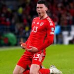 Wrexham dokončil podpis waleského medzinárodného Kieffer Moore z Sheffield United