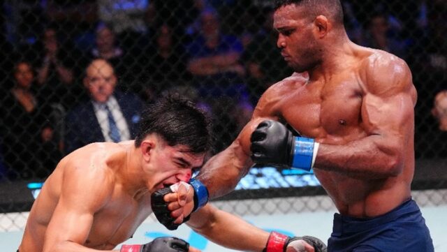 Zhromaždenia Manoel Sousa pre neskoré tko z Cristiana Pereza 

