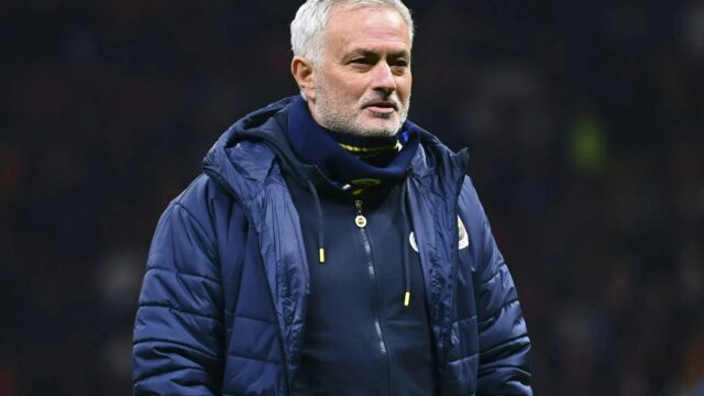 Jose Mourinho sa rozišiel s Fenerbahce po tom, čo bol zodpovedný za rok