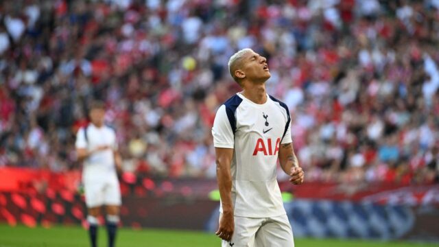 Spurs -fans vyzval Daniela Levyho, aby urobil viac podpisov pred začiatkom sezóny