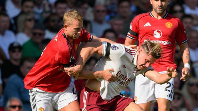 „Späť“ Man Utd ako Man Utd zaútočí na „Hrozný arzenál“ a jeho „Viking Clogger“




