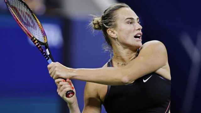 8 žien, ktoré sa dostanú do všetkých 4 semifinále dobývania v 2+ obdobiach: Foet Sabalenka, Evert, Navratilova 

